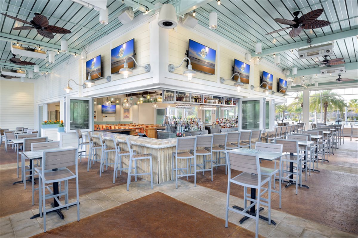 62-bar-and-chill-bar-area